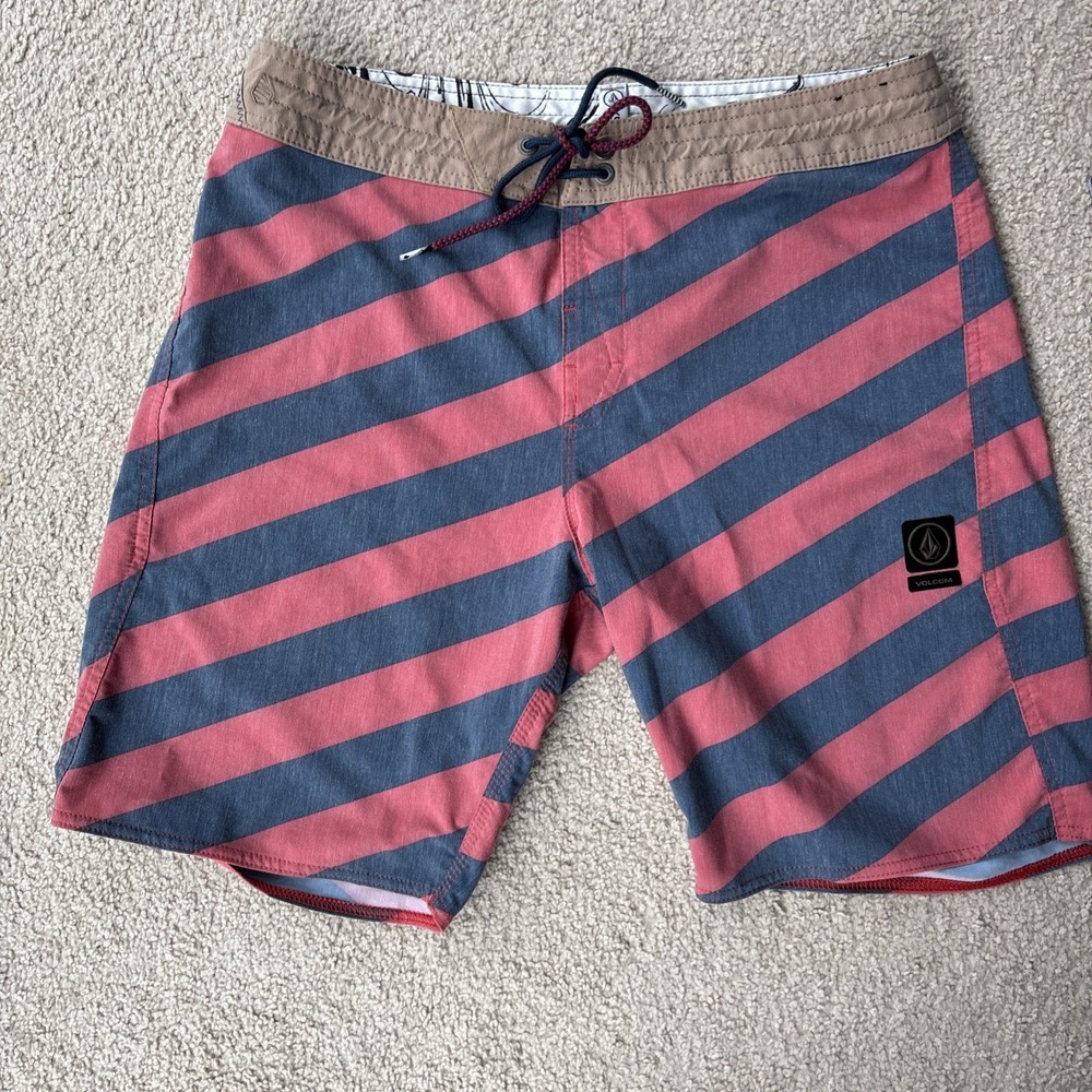 Vissla Volcom Men Board‎ Shorts 32/33 Outdoor Beach Surf Lot Of 2 EUC - Picture 3 of 10
